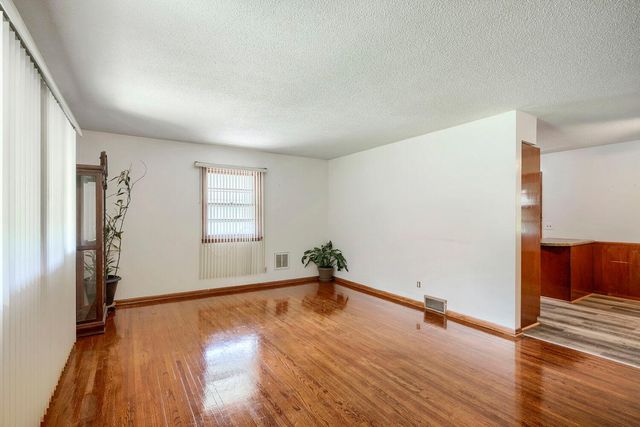 6943 Logan Avenue N, Brooklyn Center, MN 55430