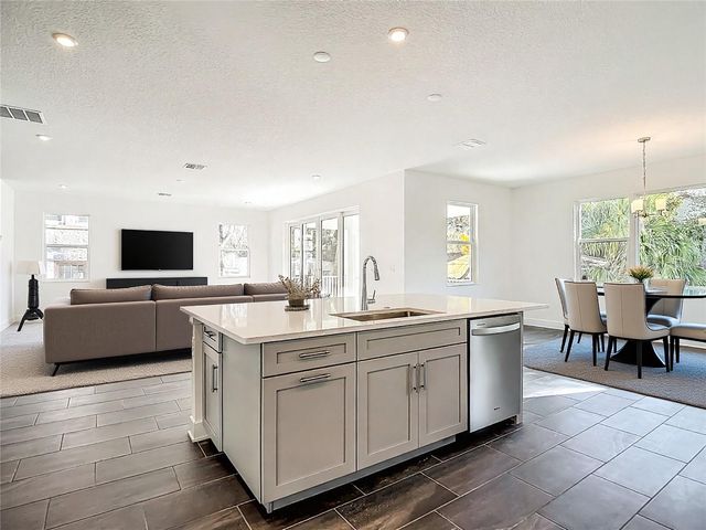 410 S WEST SHORE BOULEVARD, Tampa, FL 33609