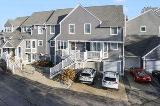 700 Shore Dr 6-604, Fall River, MA 02721