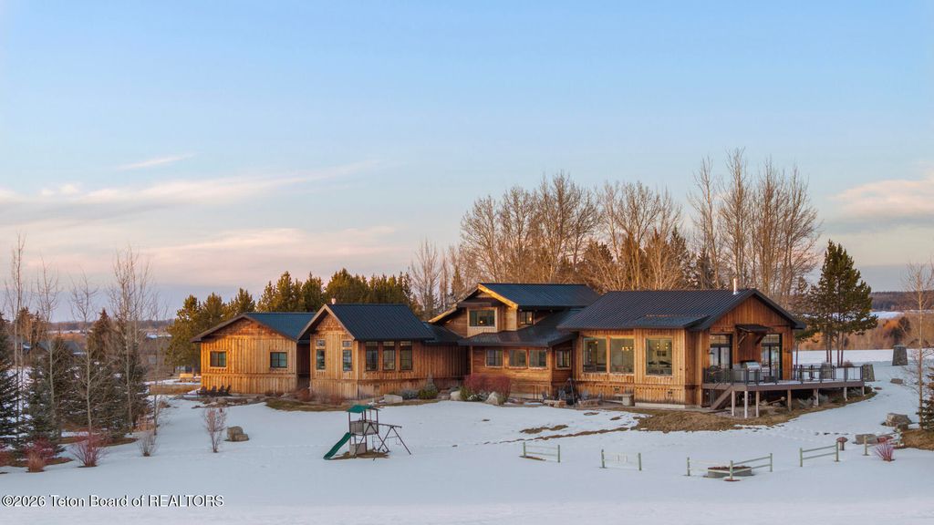 130 YELLOW ROSE Drive, Alta, WY 83414 photo 2