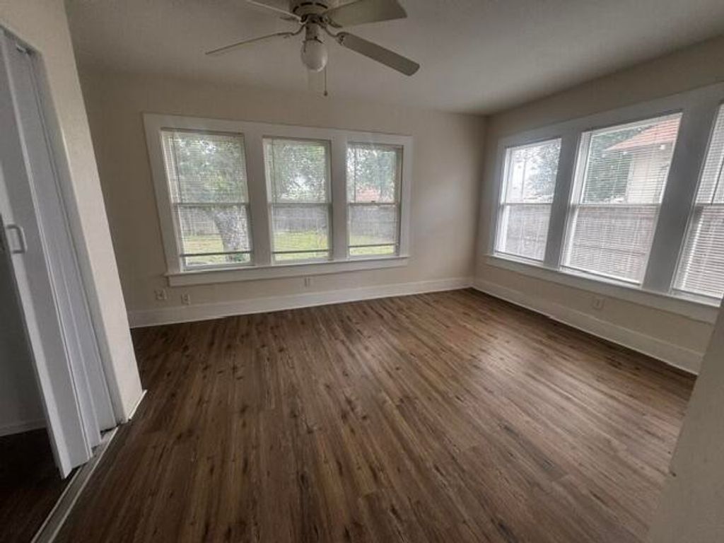 Image 5 of property listing at 408 N Van Buren Street, San Angelo, TX 76901