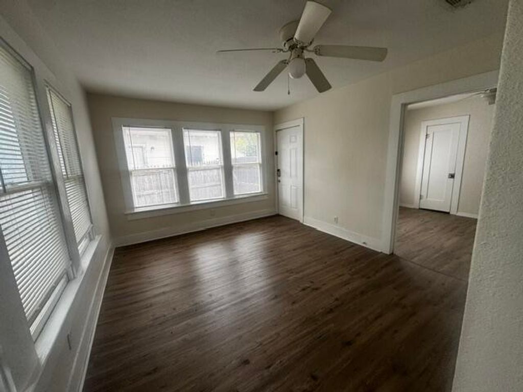 Image 7 of property listing at 408 N Van Buren Street, San Angelo, TX 76901