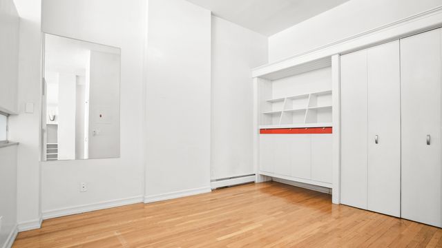 125 E 12th St Apt 3B, New York City, NY 10003
