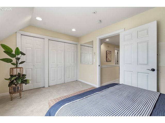 2372 Nw GLISAN St 5, Portland, OR 97210