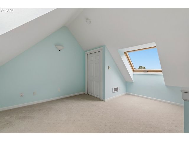 2372 Nw GLISAN St 5, Portland, OR 97210