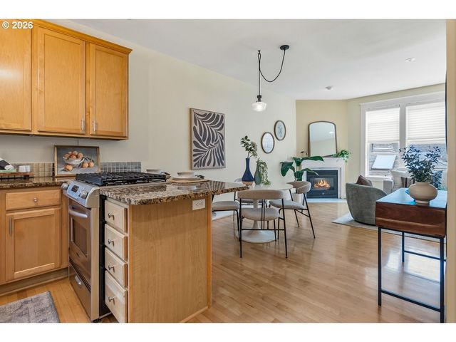 2372 Nw GLISAN St 5, Portland, OR 97210