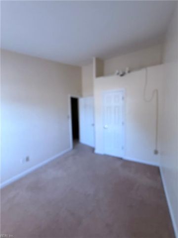 301 Wrought Iron BND, Yorktown, VA 23693