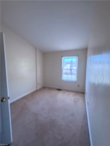 301 Wrought Iron BND, Yorktown, VA 23693