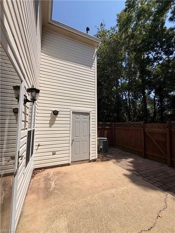301 Wrought Iron BND, Yorktown, VA 23693