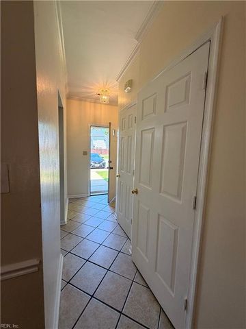 301 Wrought Iron BND, Yorktown, VA 23693