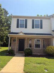 301 Wrought Iron BND, Yorktown, VA 23693