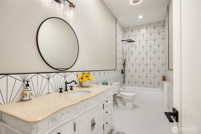 22822 Tranquility Place NE, Kingston, WA 98346