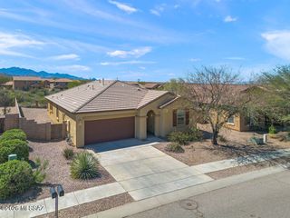 72 E Forrest Feezor Street, Vail, AZ 85641