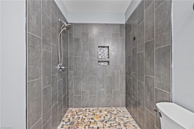 3259 Willoughby Drive, Walkertown, NC 27051