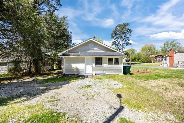 3259 Willoughby Drive, Walkertown, NC 27051