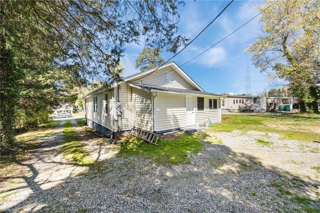 3259 Willoughby Drive, Walkertown, NC 27051