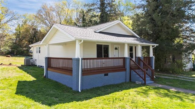 3259 Willoughby Drive, Walkertown, NC 27051