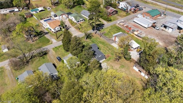 3259 Willoughby Drive, Walkertown, NC 27051