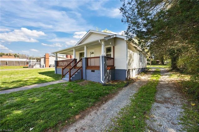 3259 Willoughby Drive, Walkertown, NC 27051