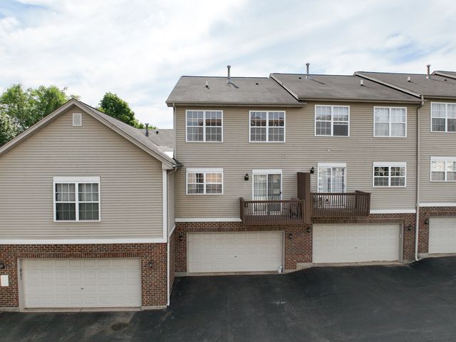 653 E WILLOW Street, Elburn, IL 60119
