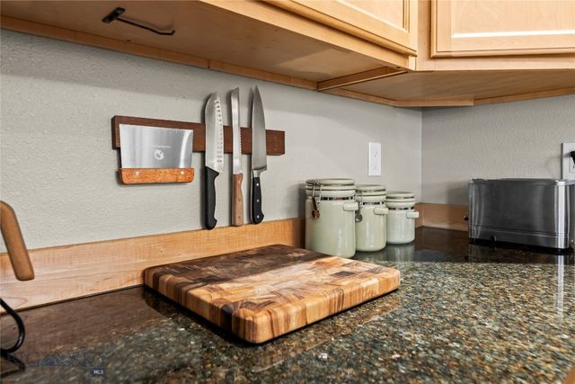 617 N 5th Avenue L, Bozeman, MT 59715