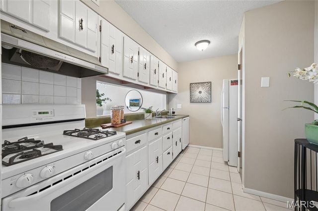 444 N Clay Avenue 2H, St Louis, MO 63122