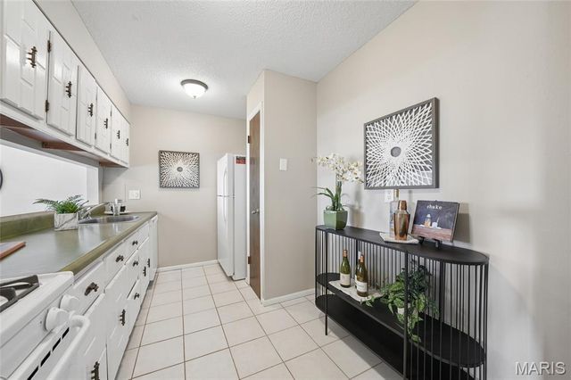 444 N Clay Avenue 2H, St Louis, MO 63122