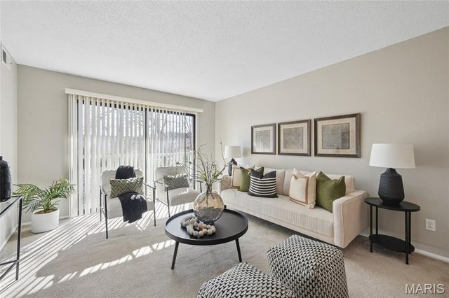 444 N Clay Avenue 2H, St Louis, MO 63122