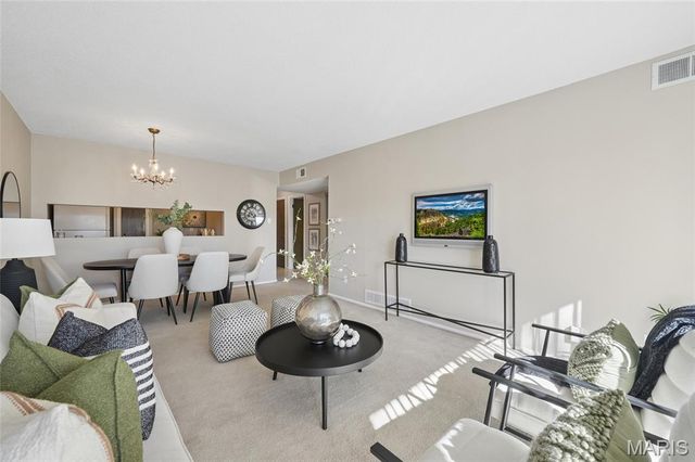 444 N Clay Avenue 2H, St Louis, MO 63122