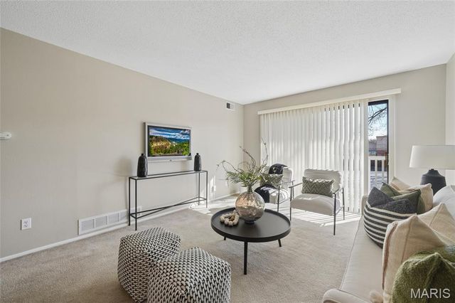 444 N Clay Avenue 2H, St Louis, MO 63122