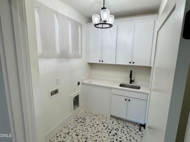 2806 Pathway Drive, Chapel Hill, NC 27516