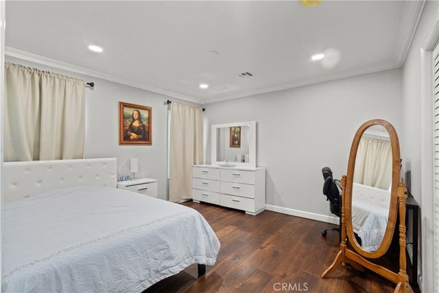 1043 S Victoria Avenue, Los Angeles, CA 90019