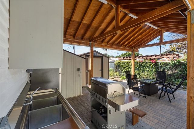 1043 S Victoria Avenue, Los Angeles, CA 90019