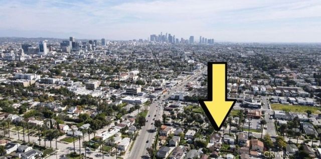 1043 S Victoria Avenue, Los Angeles, CA 90019