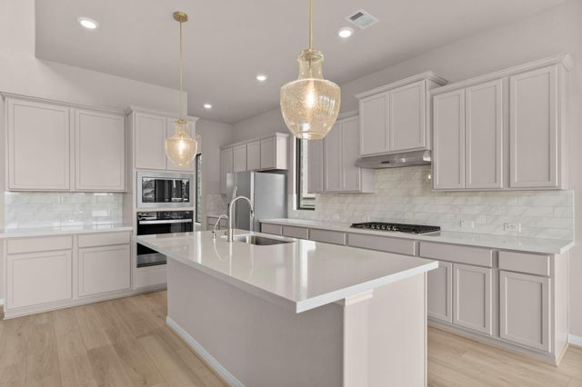 2513 Gleaming Pear Drive, Manvel, TX 77578
