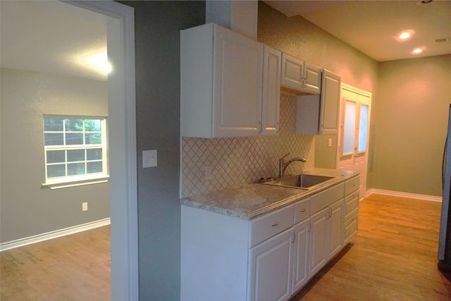 127 E Hull Street, Denison, TX 75021