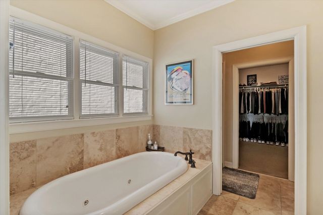 688 S MAIN ST, Memphis, TN 38103