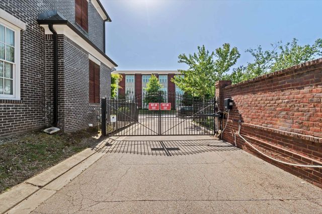 688 S MAIN ST, Memphis, TN 38103