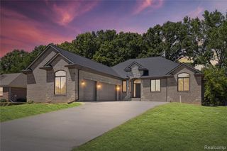 6429 Jamie Lane, Grand Blanc, MI 48439