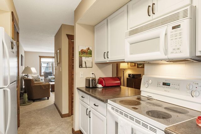517 HUNTRIDGE DR, Columbia, MO 65201