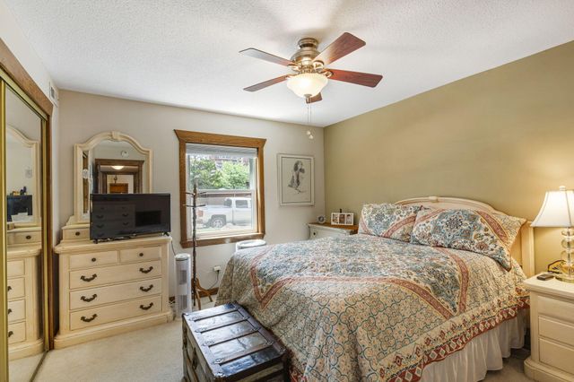 517 HUNTRIDGE DR, Columbia, MO 65201