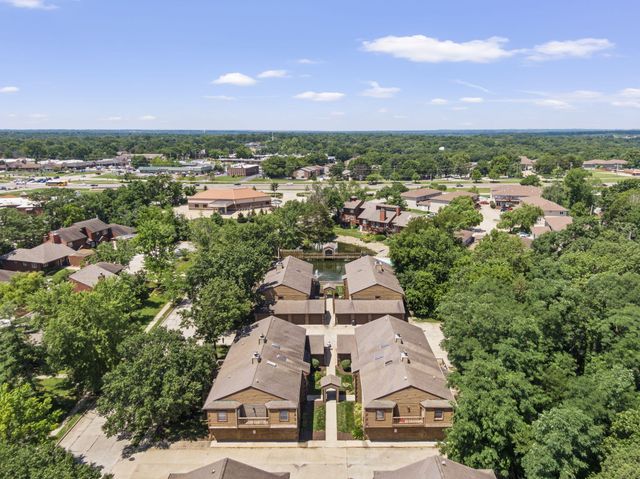 517 HUNTRIDGE DR, Columbia, MO 65201