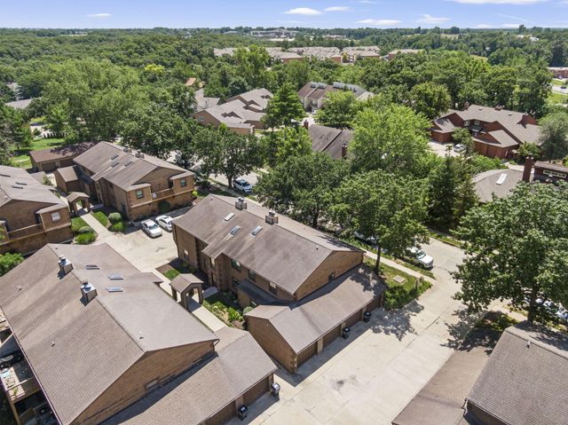 517 HUNTRIDGE DR, Columbia, MO 65201