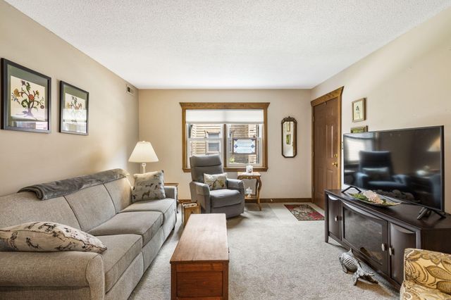 517 HUNTRIDGE DR, Columbia, MO 65201