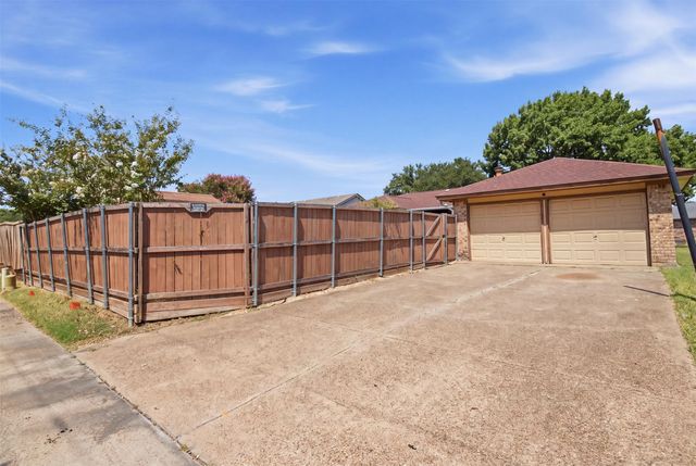 1500 Laredo Lane, Mesquite, TX 75150