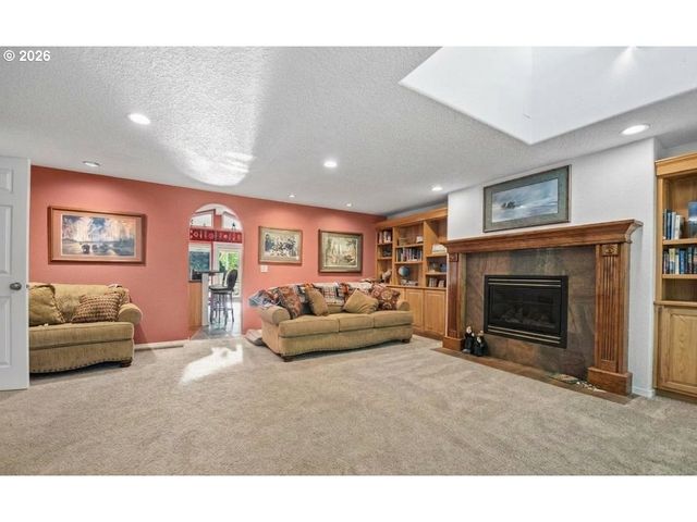 22501 Se FILBERT Rd, Eagle Creek, OR 97022