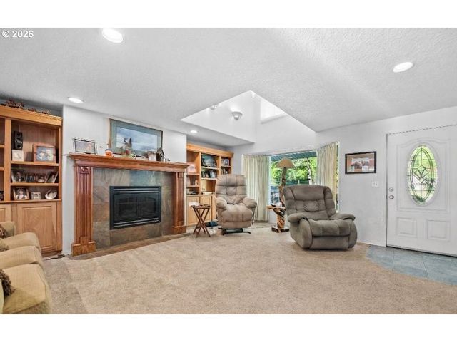 22501 Se FILBERT Rd, Eagle Creek, OR 97022