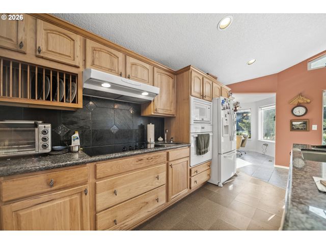 22501 Se FILBERT Rd, Eagle Creek, OR 97022