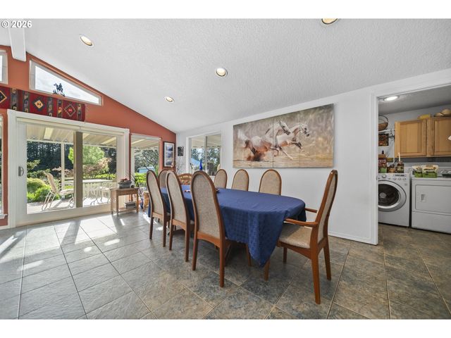 22501 Se FILBERT Rd, Eagle Creek, OR 97022
