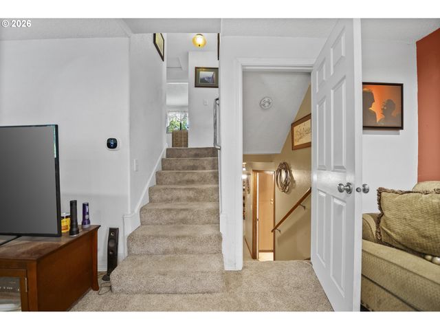 22501 Se FILBERT Rd, Eagle Creek, OR 97022